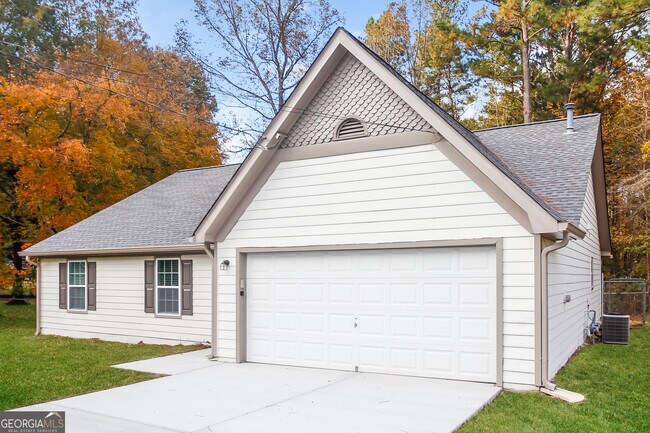 Building Photo - 2528 Country Lake Cir