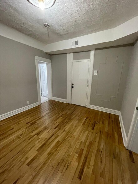 Building Photo - 329 Elizabeth Ave