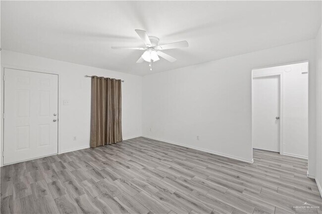 Building Photo - 22 Vista Hermosa St