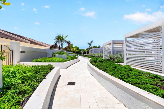 Building Photo - 4000 N Ocean Dr
