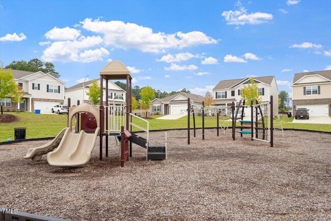 Building Photo - 96 March Crk Dr