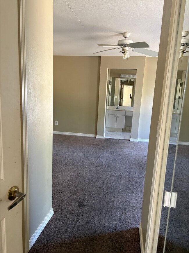 Building Photo - 118 Summerwood Dr