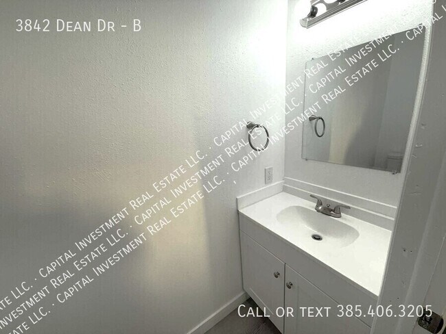 Building Photo - 3842 Dean Dr