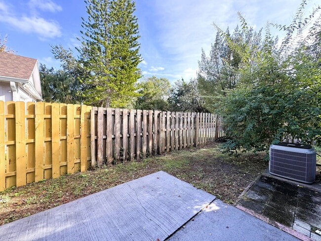 Building Photo - 153 Becky Thatcher Ct