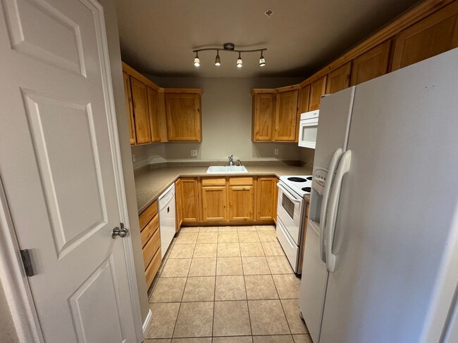 Building Photo - Ground level 3 bedroom 2 bath in Lehi!