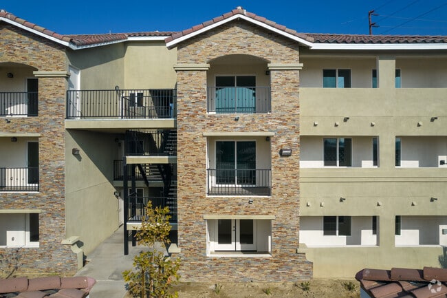 Primary Photo - Echo Apts