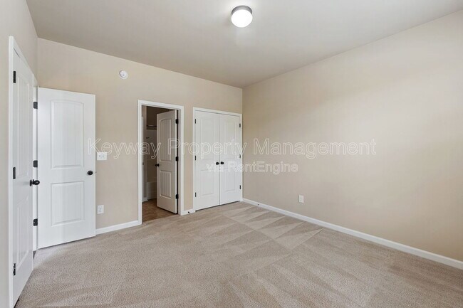Building Photo - 6017 Reynolds Cir