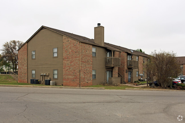 Primary Photo - Apple Valley Apartments