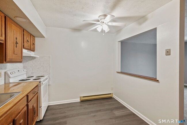 Building Photo - 65 California St