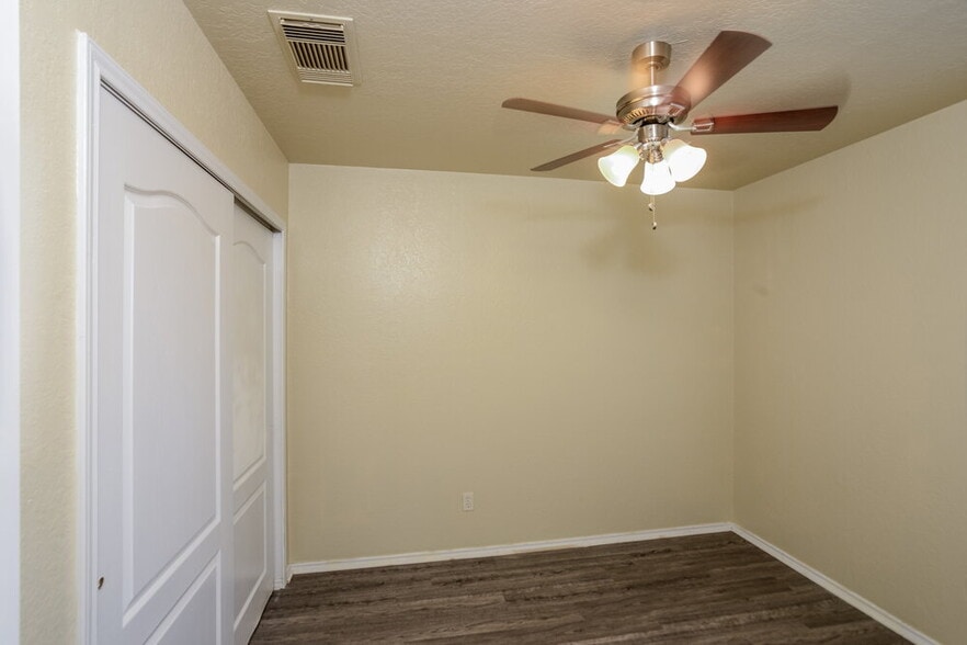 Building Photo - 10138 Amber Coral