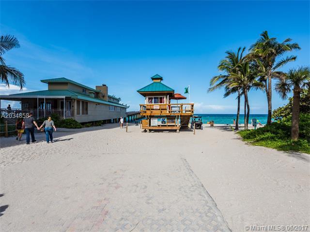 Building Photo - 16699 Collins Ave