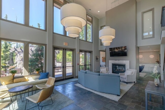Building Photo - Must See! Luxury Townhome in West Sylvan Hills - Clubhouse/Pool/Garage!