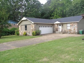 Building Photo - 3402 Lehigh Dr