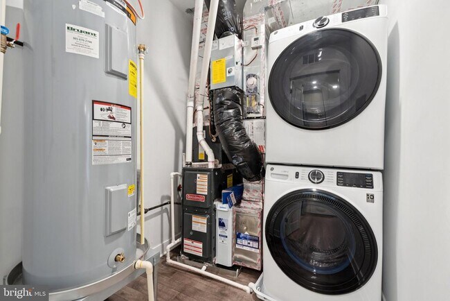 Building Photo - 21731 Dovekie Ter