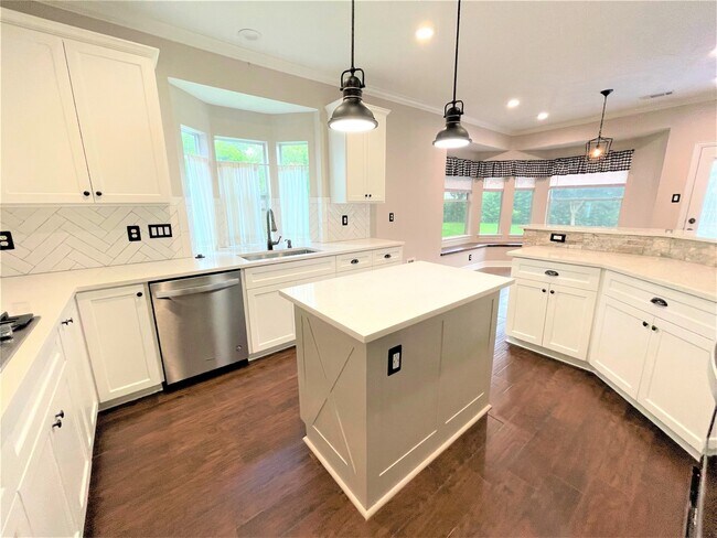 Building Photo - 16407 Stone Prairie Dr