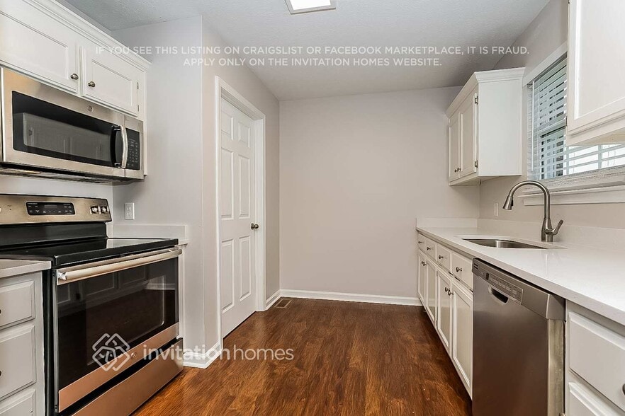 Building Photo - 497 Laramie Dr