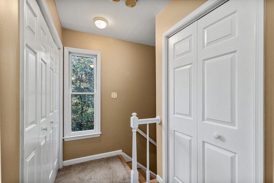 Building Photo - 104 Terrace Dr NE