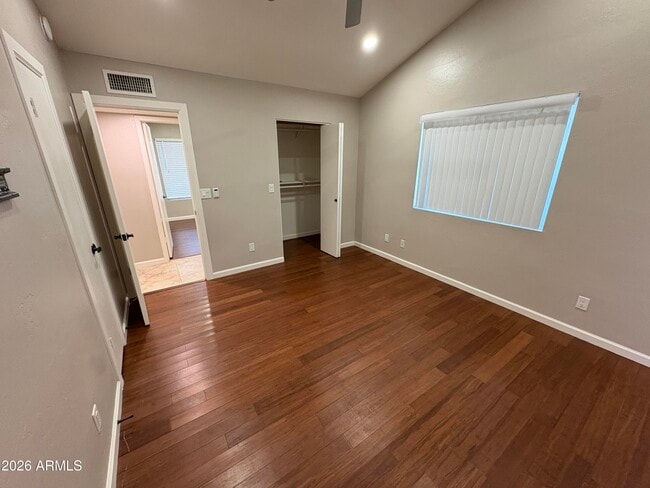 Building Photo - 5535 W Willow Ave