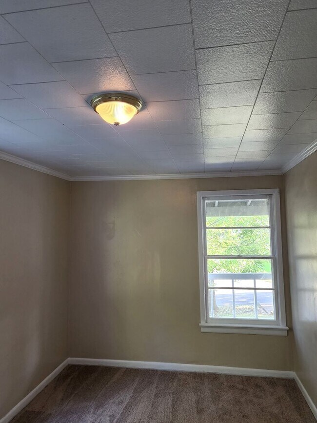 Building Photo - BELOW MARKET RENT!