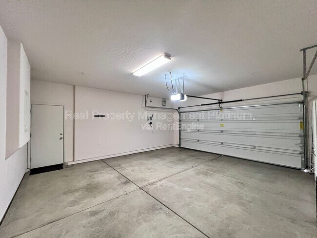 Building Photo - 3415 Brimhall Ln