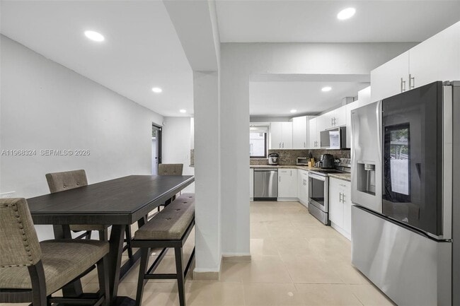 Building Photo - 2244 SW 10th St