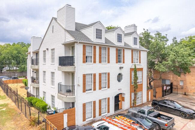 Building Photo - The Gaston Lofts