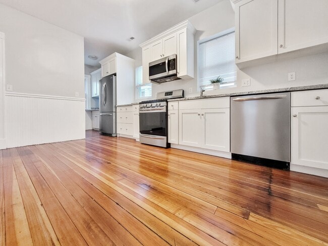 Building Photo - 126-128 London St, Unit 1