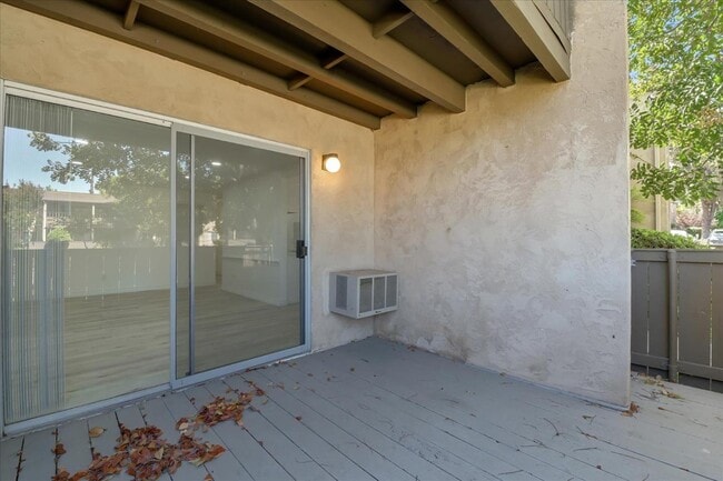 Building Photo - 9175 Campina Dr