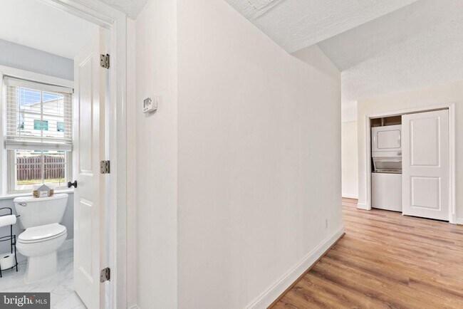 Building Photo - 2805 Arlington Blvd