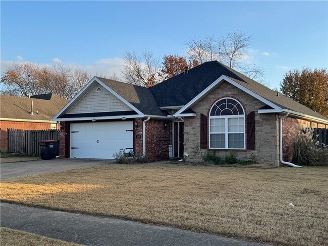 Building Photo - 285 Carrington Ave