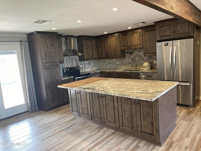 Building Photo - 3511 E Greenway Ln