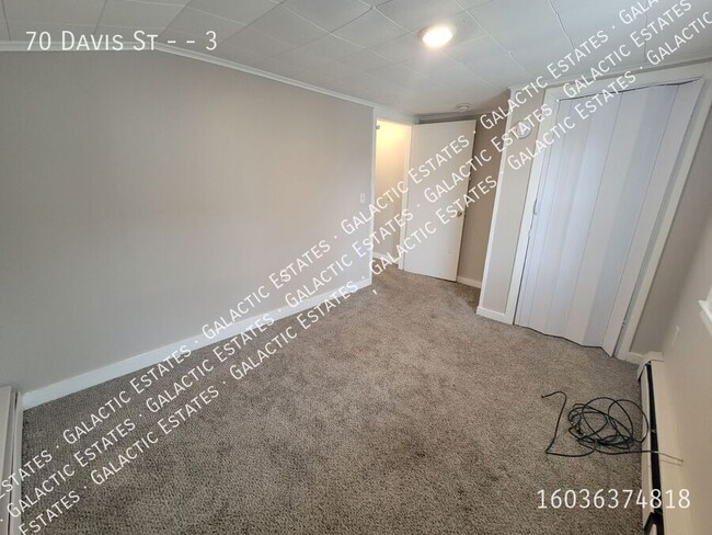 Building Photo - Townhouse 2 bed 1 bath walking distance to...