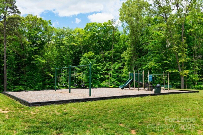 Building Photo - 2880 Sherrills Strm Dr