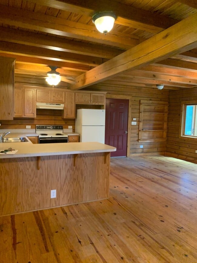 Building Photo - 504 Stuart Williams Rd