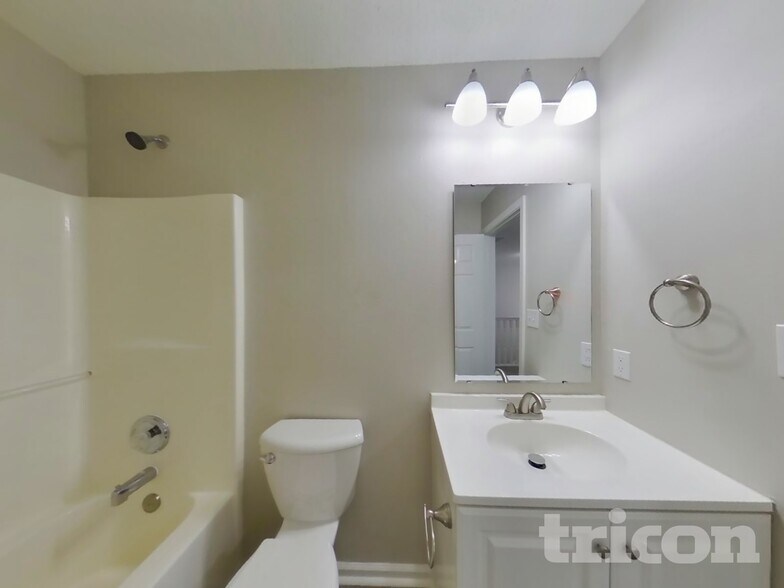 Building Photo - 676 Blue Meadow Dr