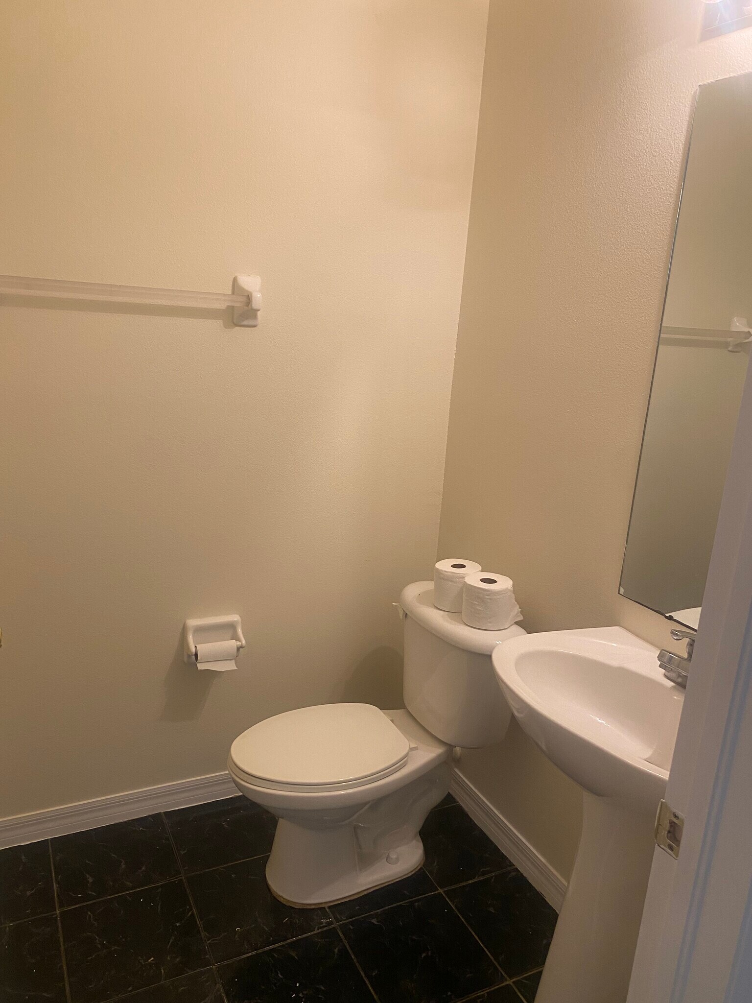 Building Photo - 1508 Blue Magnolia Rd