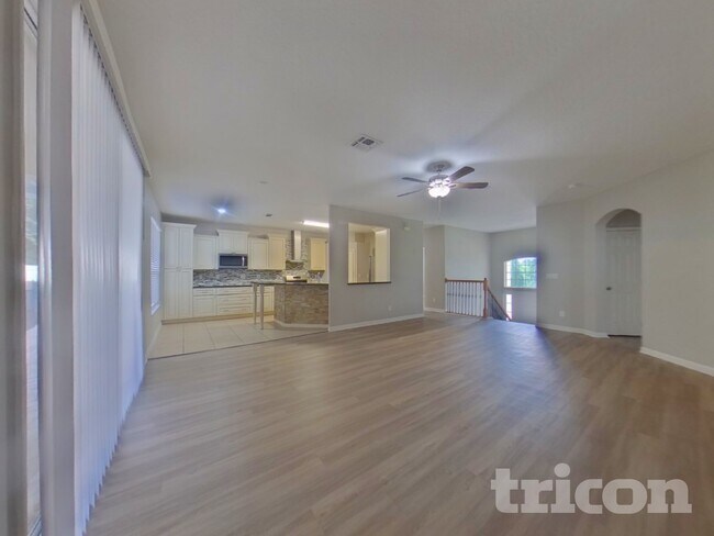 Building Photo - 2803 Eagle Lake Dr