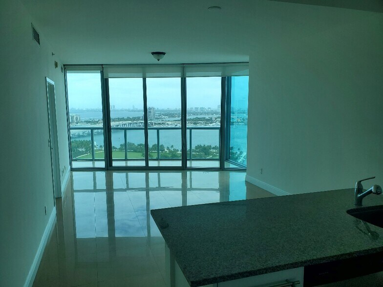 Building Photo - 888 Biscayne Blvd