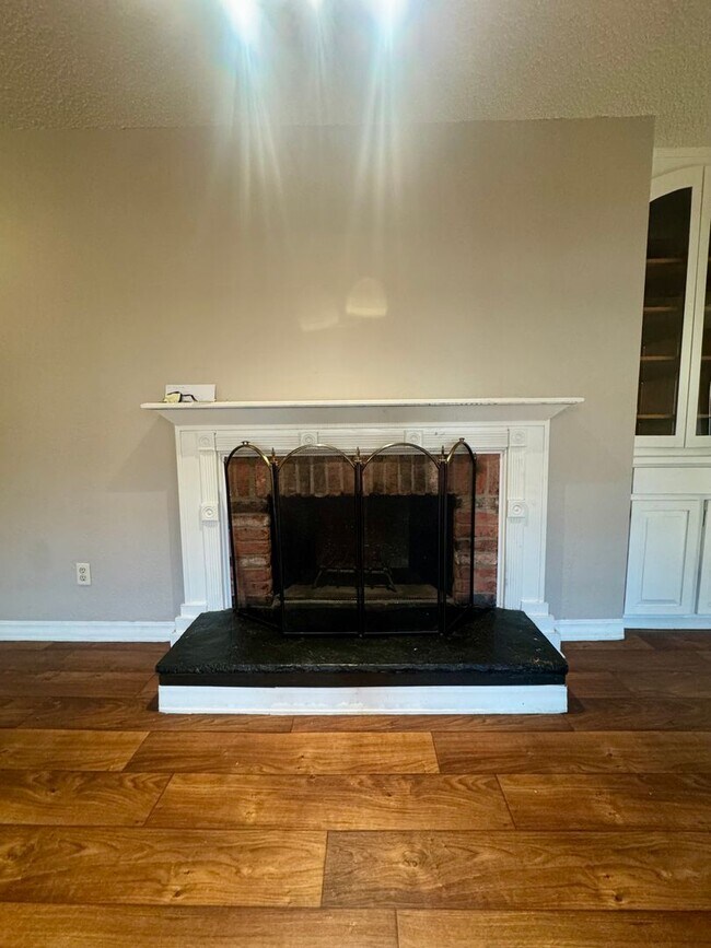 Building Photo - Updated CONDO in Rockrimmon with POOL, TENNIS and PICKLEBALL COURTS!