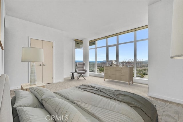 Building Photo - 411 W Seaside Way