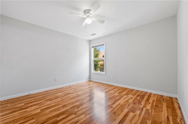 Building Photo - 2113 Worrall Hill Dr