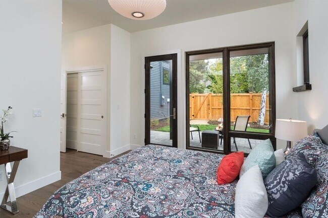 Building Photo - Modern Cottage in Prime Downtown Bend Loca...