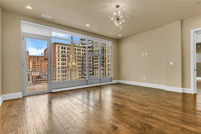 Building Photo - 301 Fifth Ave