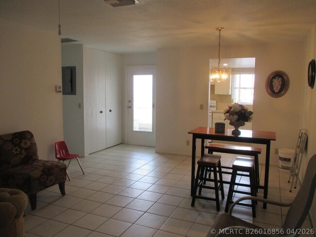 Building Photo - 2951 Ashley Dr W