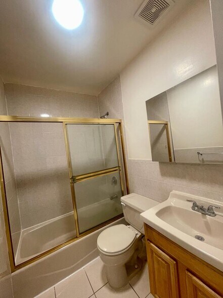 Building Photo - 7126 66th Rd