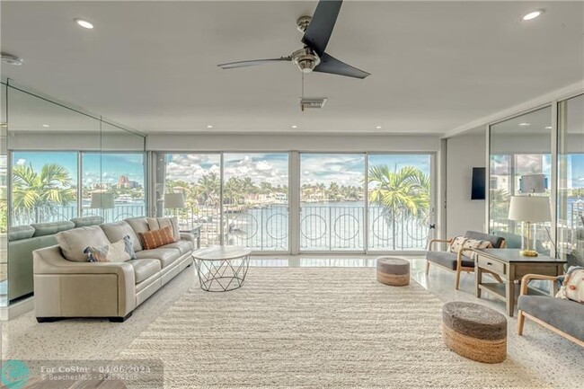 Building Photo - 2717 Yacht Club Blvd