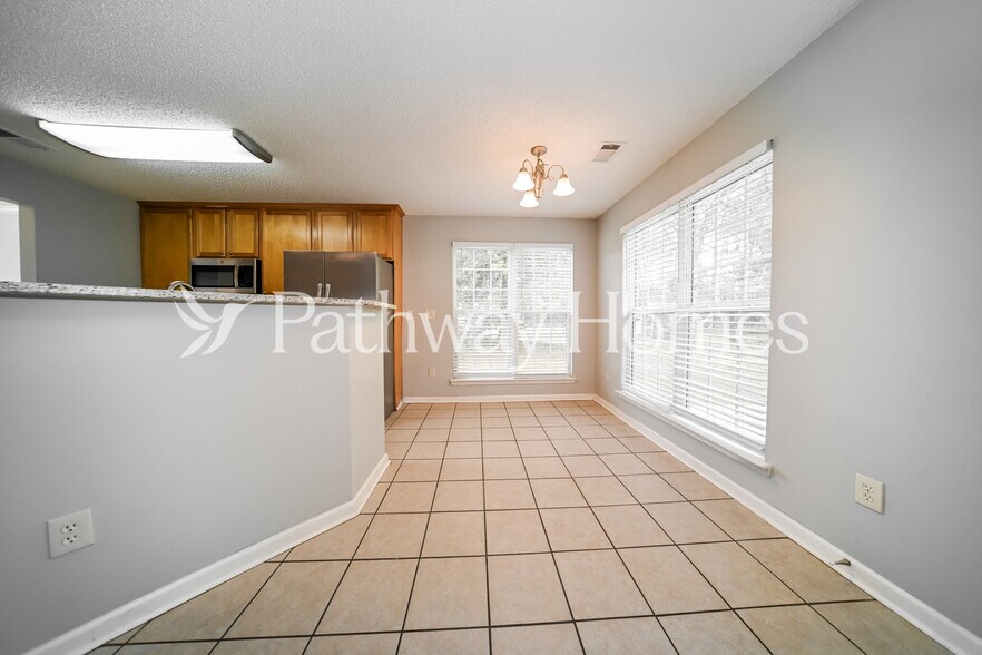 Building Photo - 229 Deodar Ln