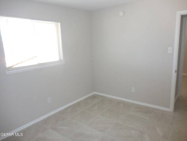 Building Photo - 3608 Sheppard Ave