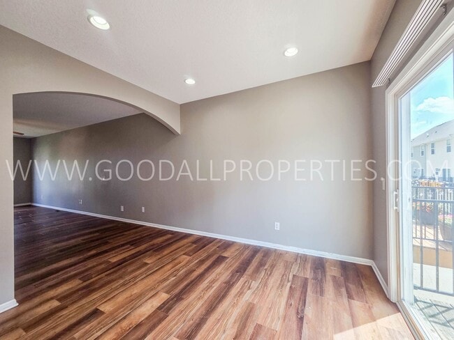 Building Photo - 9140 Greenspire Dr