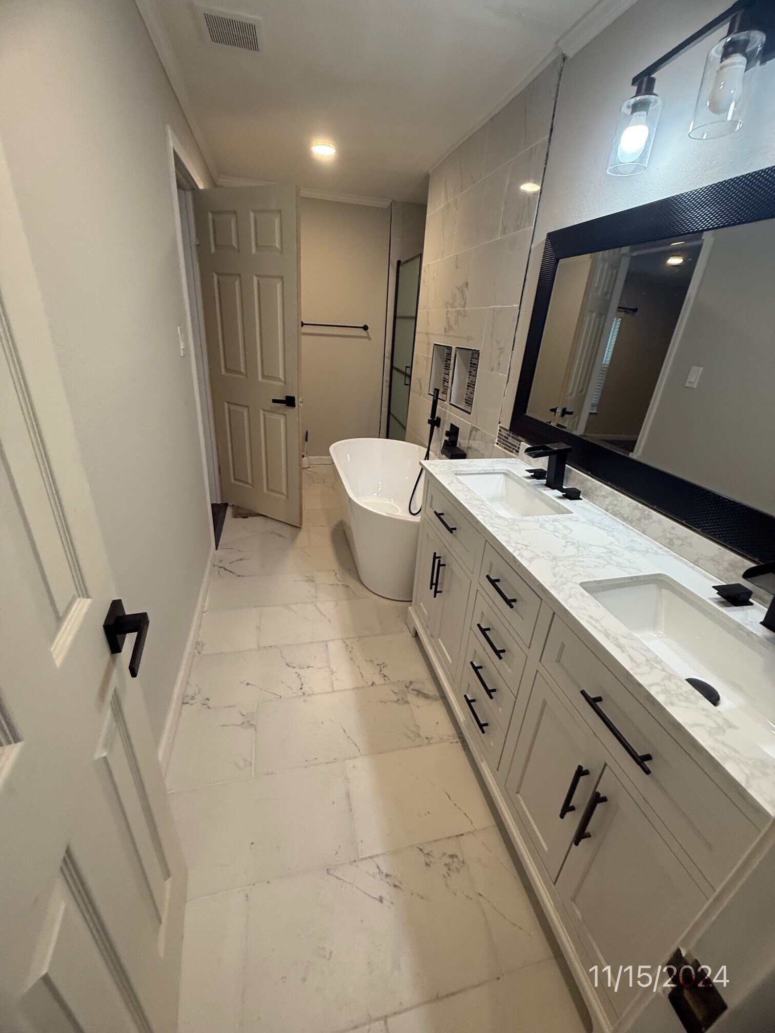 Building Photo - 7215 Holly Hill Dr